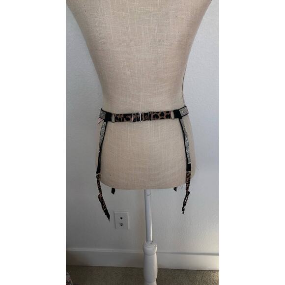 Victoria's Secret Shine on Garter Belt with Leopard Print and Rhinestone - M/L - Picture 4 of 6